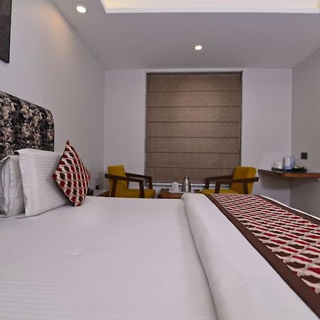 Hotel Nityaa Suites New Delhi Eksteriør bilde