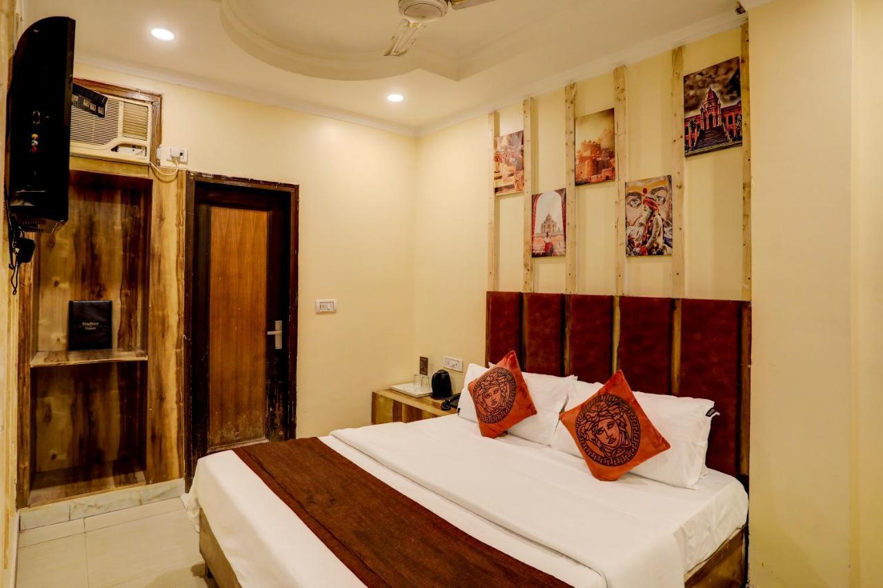 Hotel Nityaa Suites New Delhi Eksteriør bilde