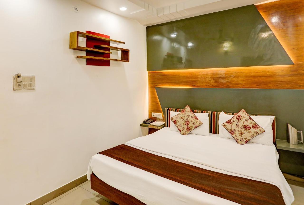 Hotel Nityaa Suites New Delhi Eksteriør bilde