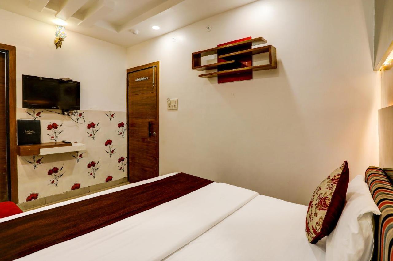 Hotel Nityaa Suites New Delhi Eksteriør bilde