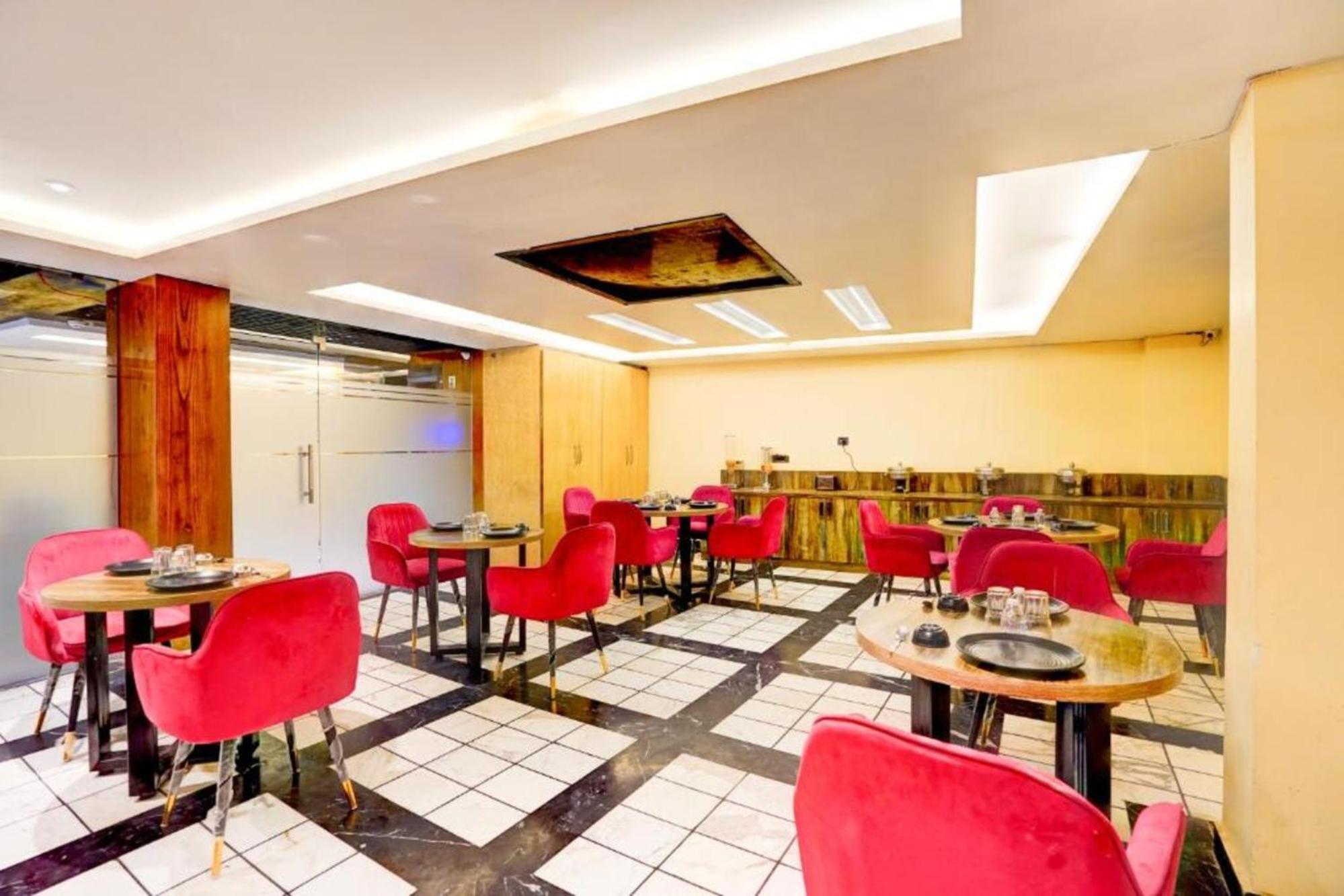 Hotel Nityaa Suites New Delhi Eksteriør bilde