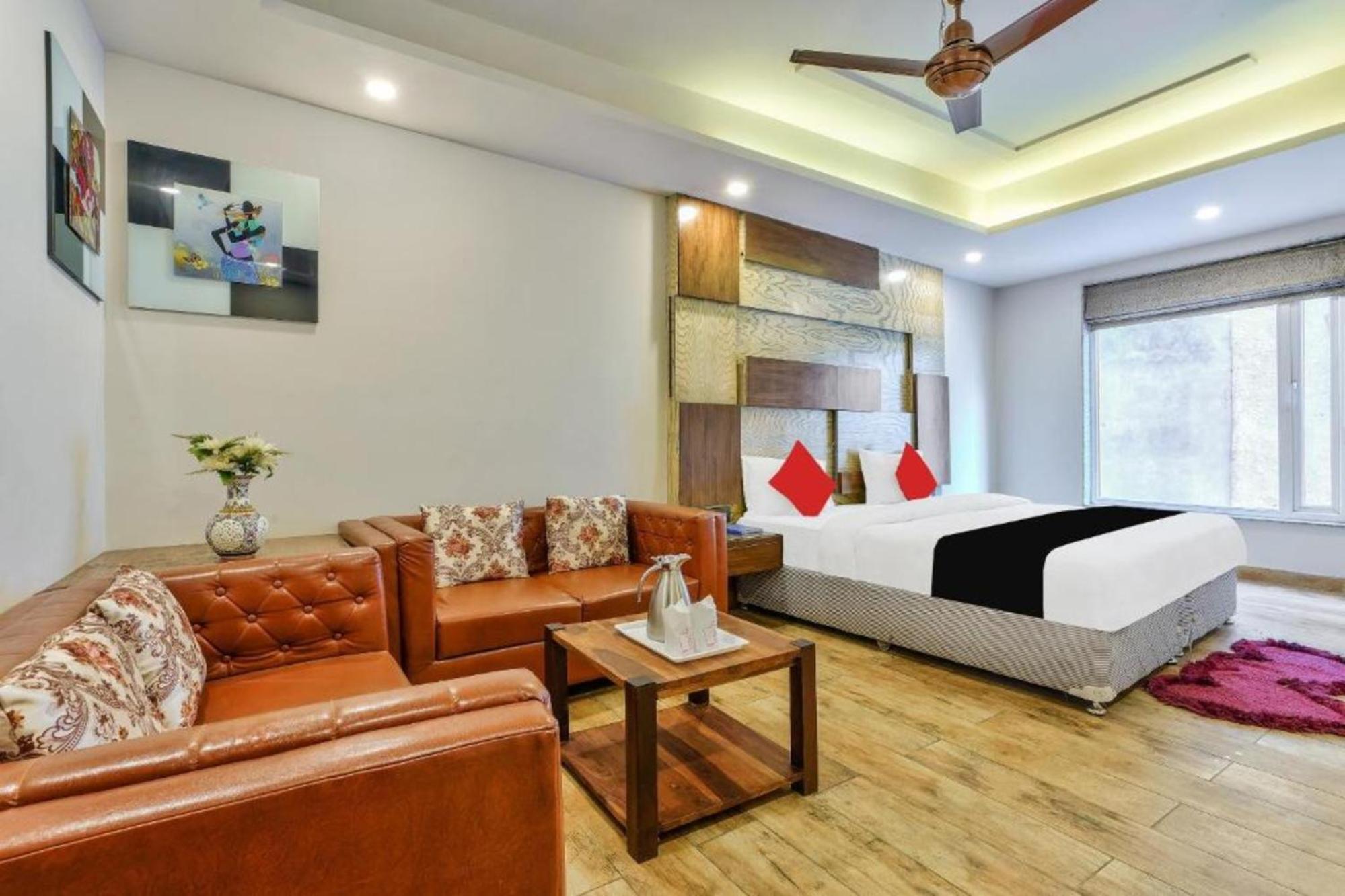 Hotel Nityaa Suites New Delhi Eksteriør bilde