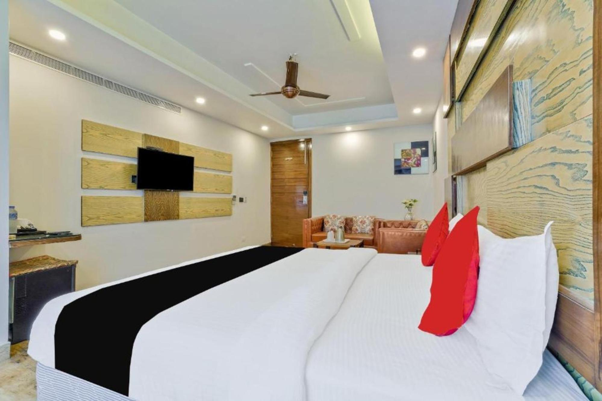 Hotel Nityaa Suites New Delhi Eksteriør bilde