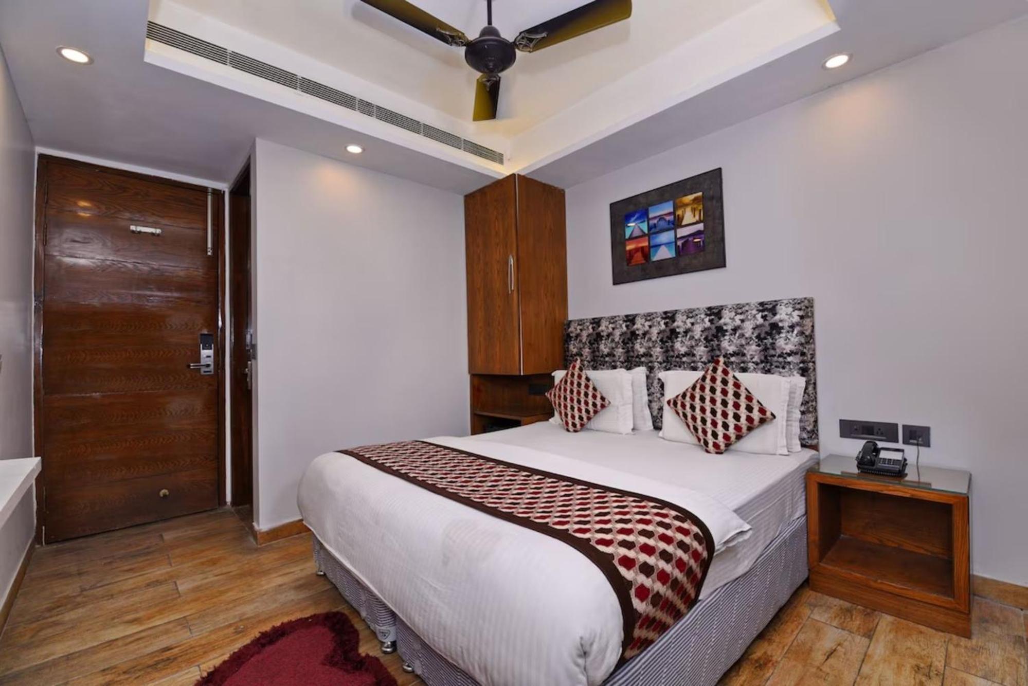 Hotel Nityaa Suites New Delhi Eksteriør bilde