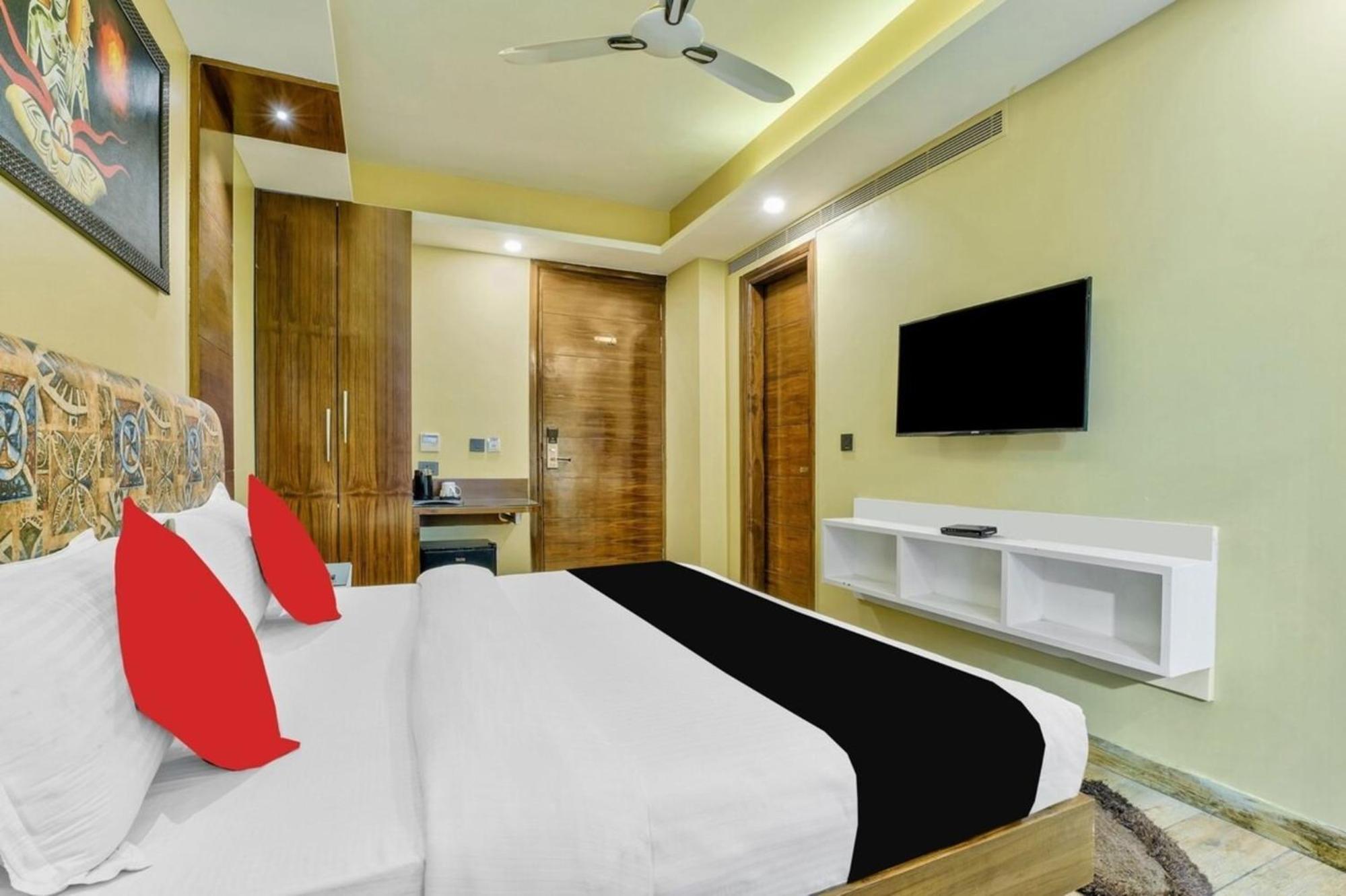 Hotel Nityaa Suites New Delhi Eksteriør bilde