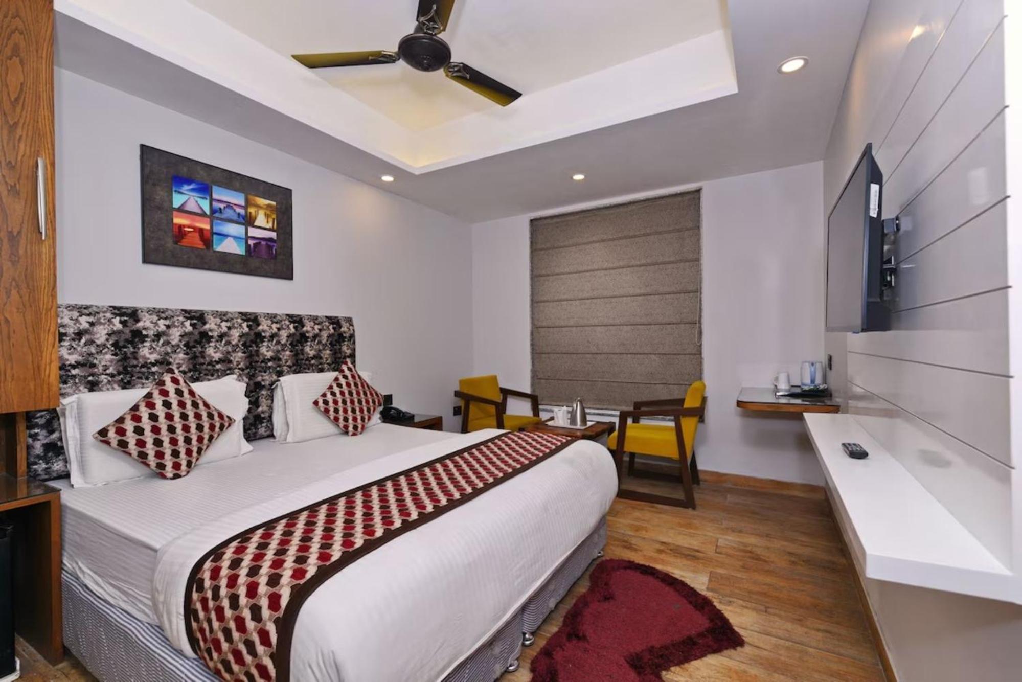 Hotel Nityaa Suites New Delhi Eksteriør bilde