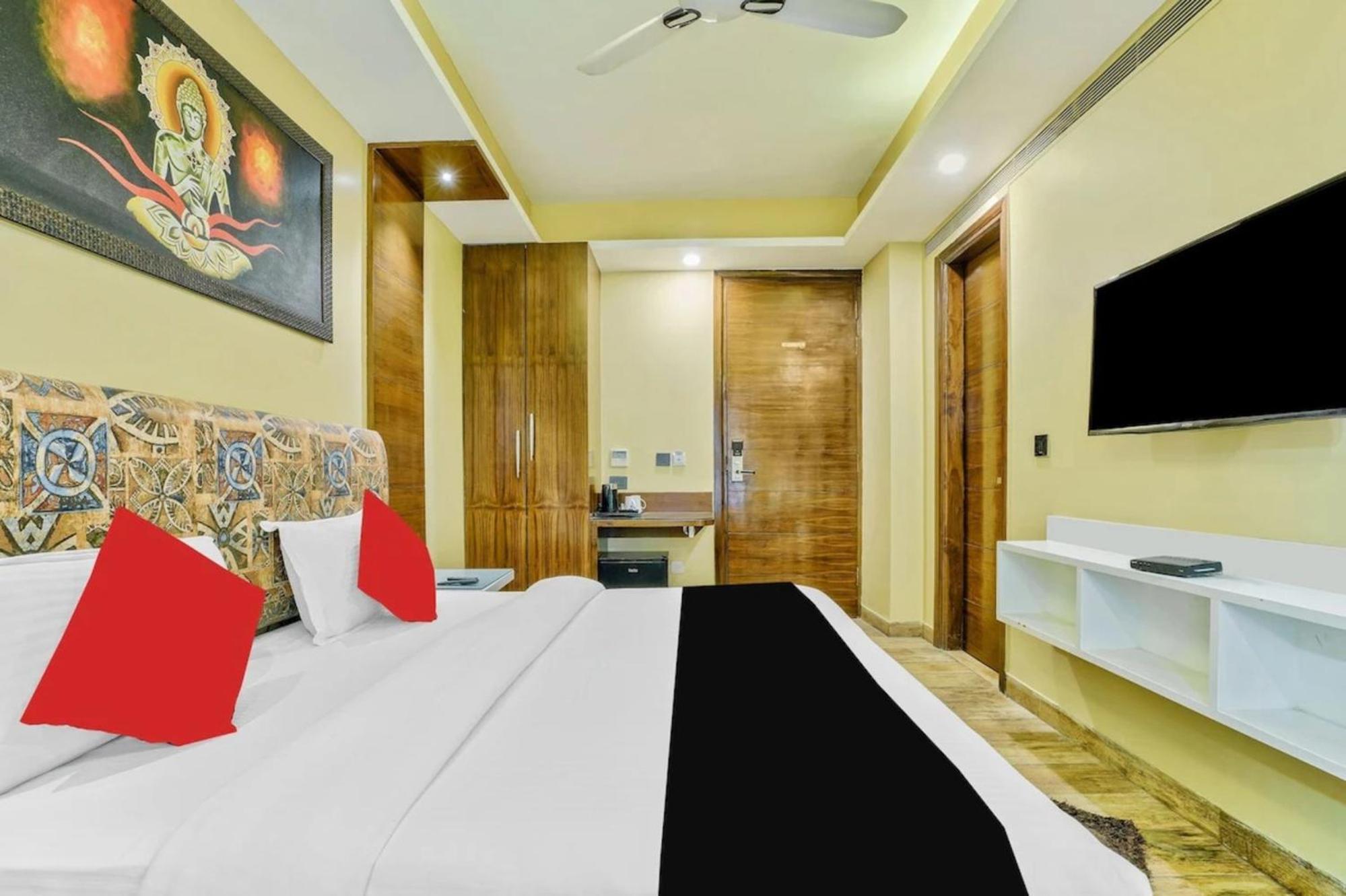 Hotel Nityaa Suites New Delhi Eksteriør bilde